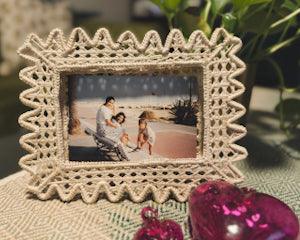 El Jardin · Waves Photo Frame: Natural